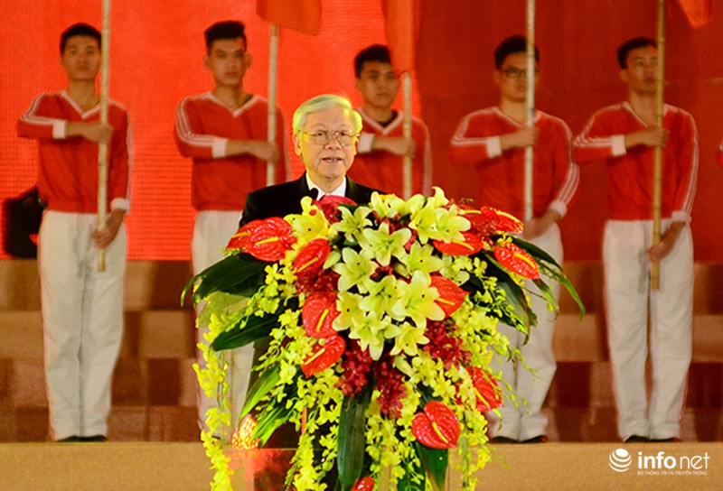 TBT Nguyễn Phú Trọng khai mạc dạ hội chào mừng thành công ĐH Đảng lần thứ XII - ảnh 2