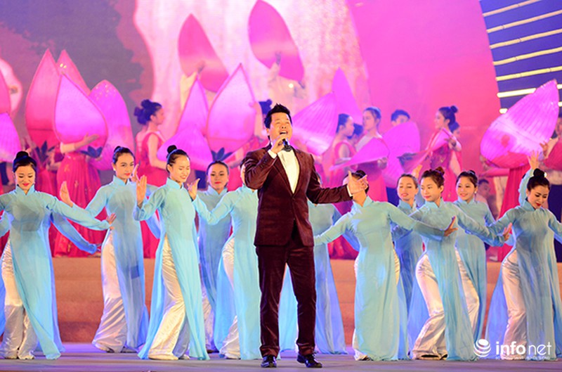 TBT Nguyễn Phú Trọng khai mạc dạ hội chào mừng thành công ĐH Đảng lần thứ XII - ảnh 4