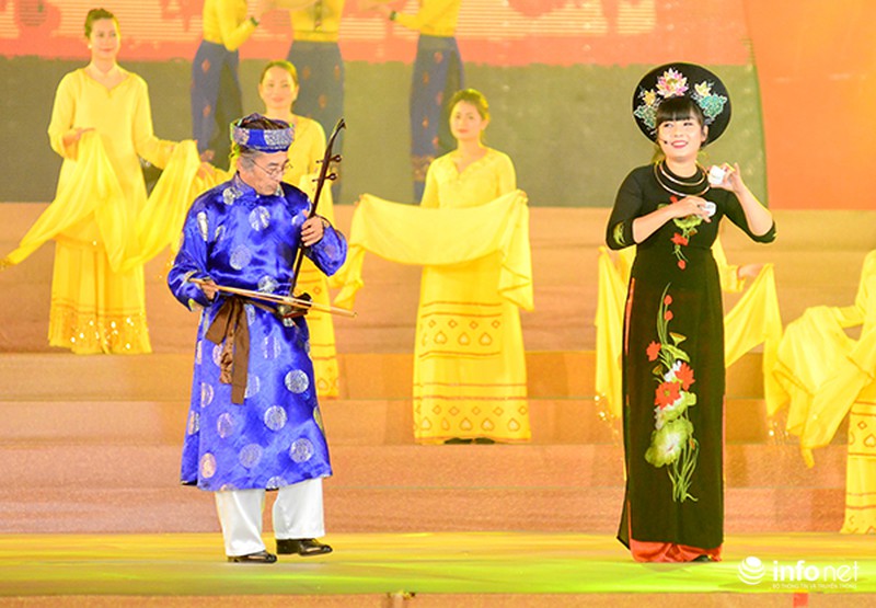 TBT Nguyễn Phú Trọng khai mạc dạ hội chào mừng thành công ĐH Đảng lần thứ XII - ảnh 5