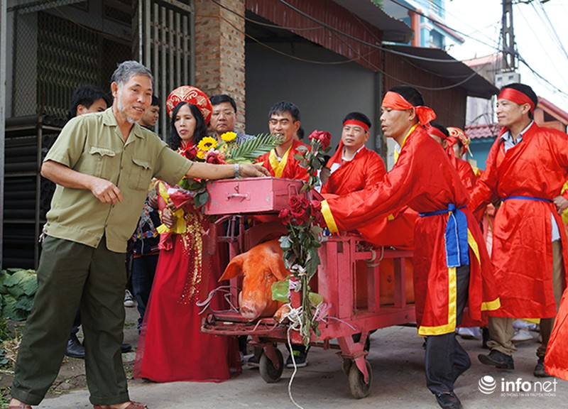 Chém lợn Ném Thượng: Giảm bạo lực nhưng vẫn thiếu tính nhân văn - ảnh 2