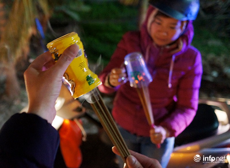 Hà Nội: Lạ lùng nơi cả làng đi xin lửa đầu năm - ảnh 8