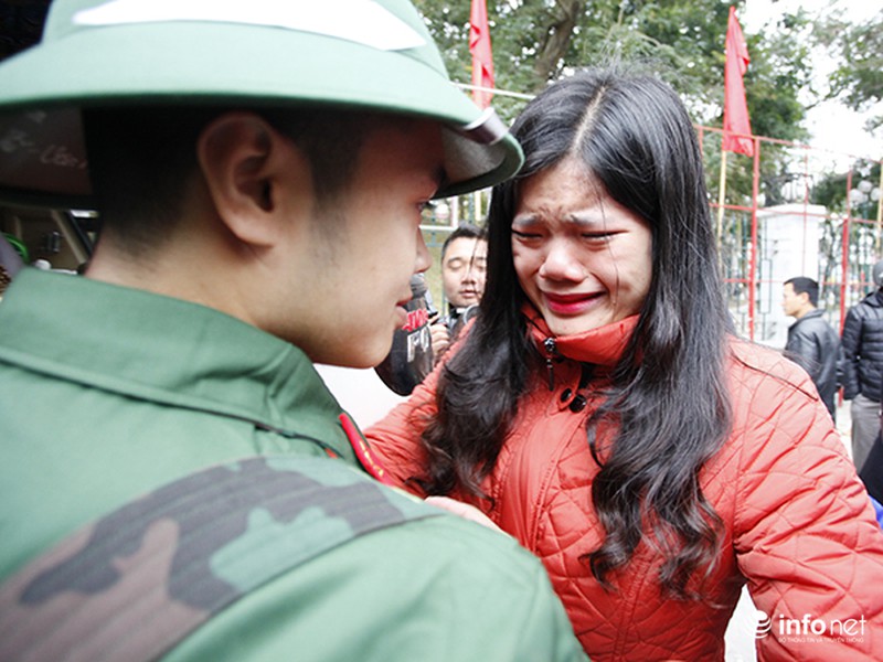 Hơn 2.000 thanh niên Thủ đô viết đơn tình nguyện nhập ngũ - ảnh 8