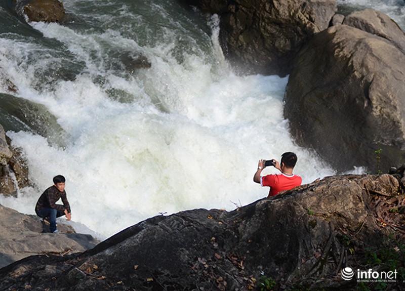 Vẻ đẹp nguyên thủy của hồ Ba Bể - ảnh 8