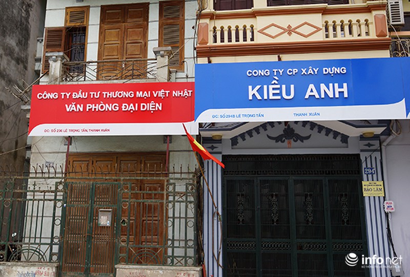 Biển quảng cáo đường Lê Trọng Tấn - Hà Nội: “Tại sao chỉ có 2 màu?” - ảnh 2