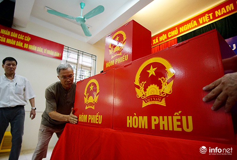 Các điểm bỏ phiếu sẵn sàng trước giờ G - ảnh 2