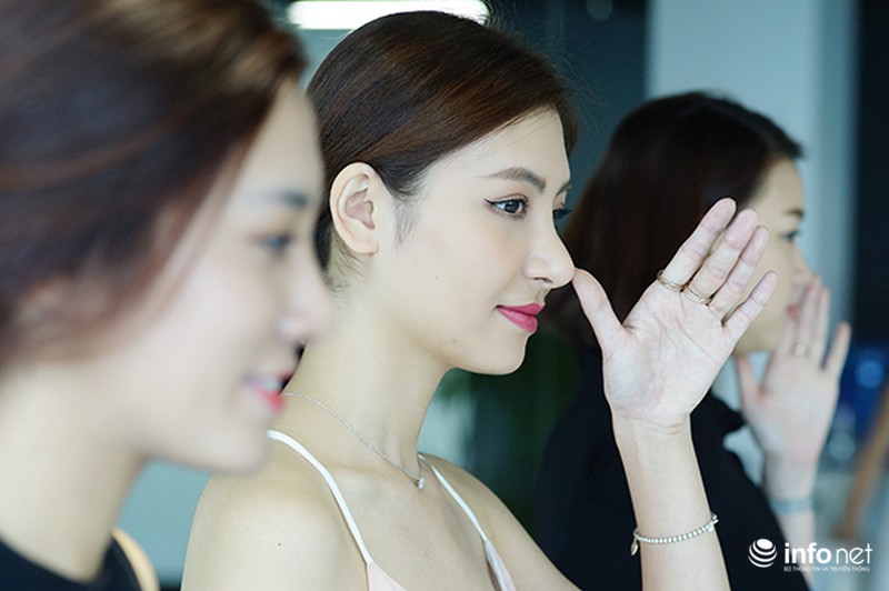 Bên trong các lớp đào tạo người mẫu nhí - ảnh 10