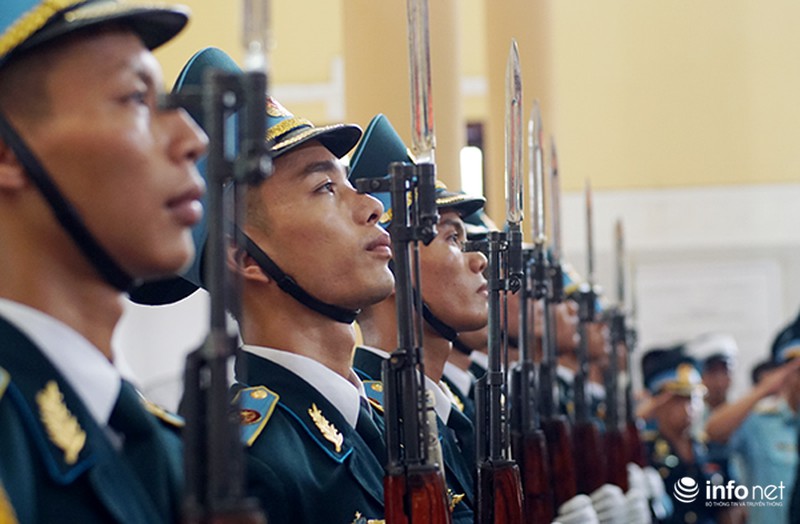 Xúc động giây phút tiễn biệt Đại tá phi công Trần Quang Khải - ảnh 8
