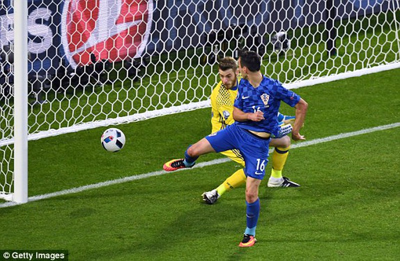 Ngược dòng ngoạn mục, Croatia “vượt mặt” Tây Ban Nha - ảnh 1