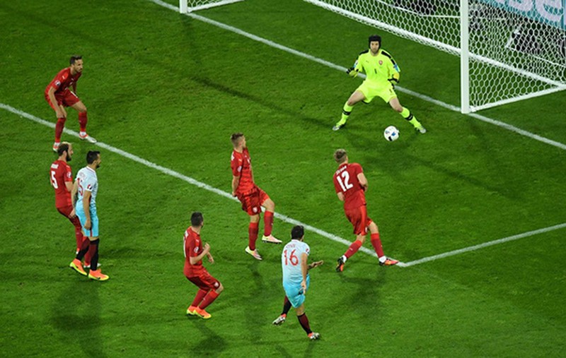 Ngược dòng ngoạn mục, Croatia “vượt mặt” Tây Ban Nha - ảnh 2