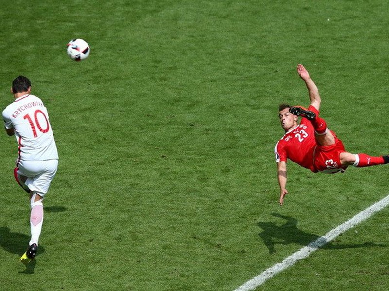 Xhaka đá hỏng penalty, Thuỵ Sĩ ngậm ngùi nhìn Ba Lan đi tiếp - ảnh 1