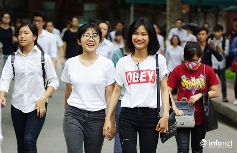 Thí sinh rạng rỡ sau kì thi quan trọng của cuộc đời - ảnh 7