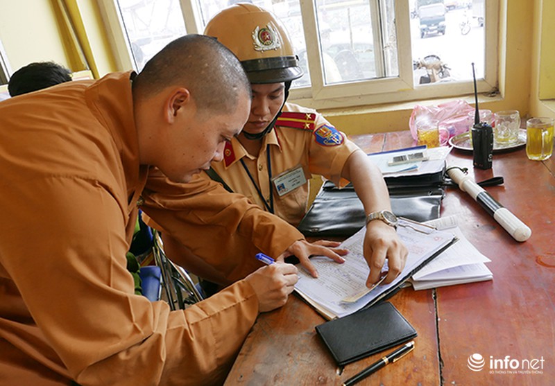 Người vi phạm ủng hộ lỗi xử phạt vượt đèn vàng - ảnh 9