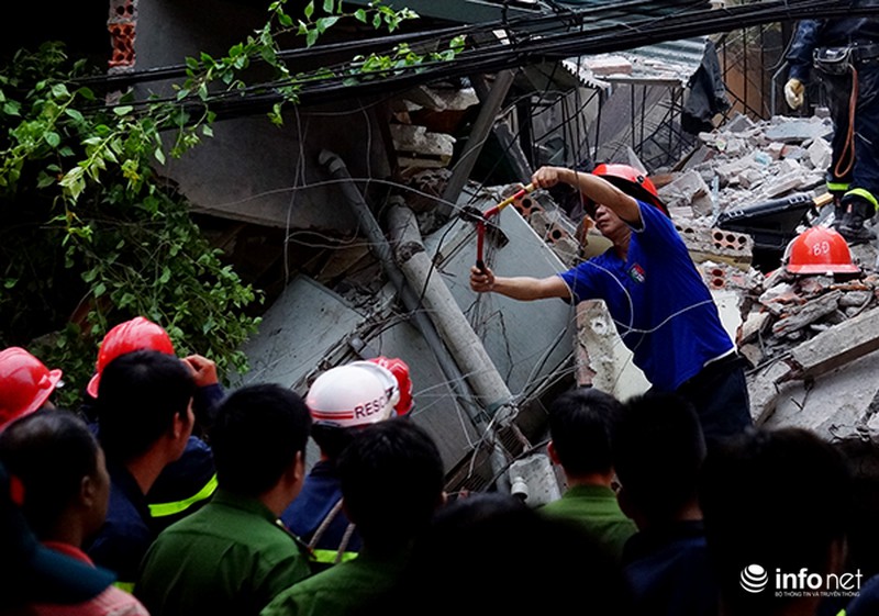 Hiện trường vụ sập nhà số 43 Cửa Bắc - ảnh 3