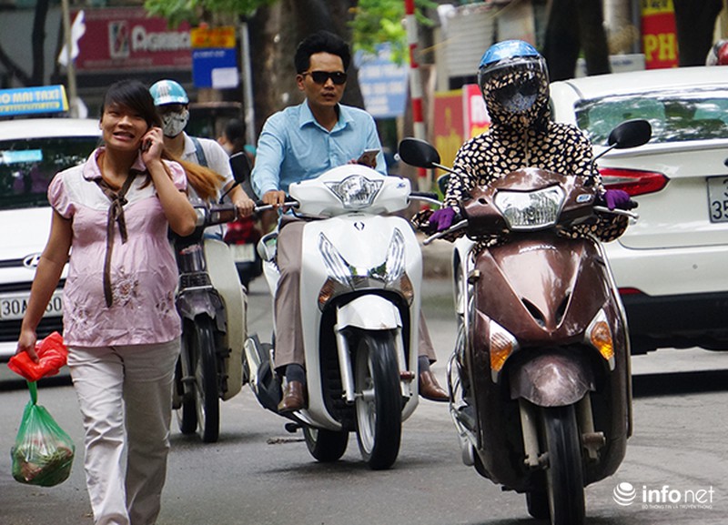 Hà Nội bất ngờ đón đợt rét sớm đầu Thu - ảnh 7