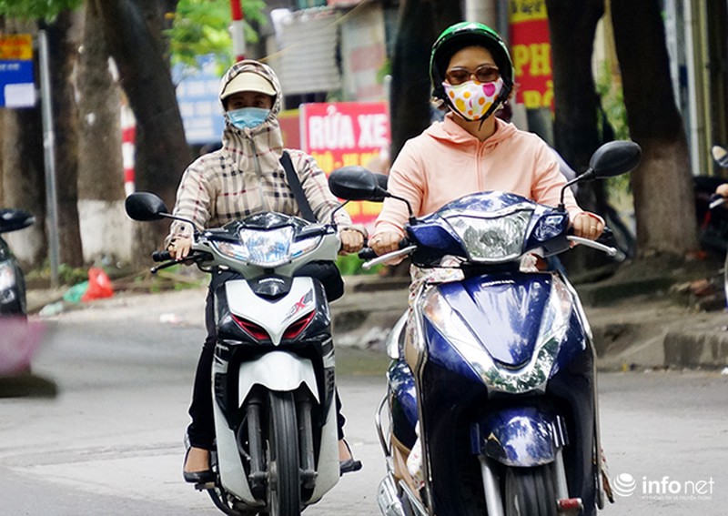 Hà Nội bất ngờ đón đợt rét sớm đầu Thu - ảnh 9