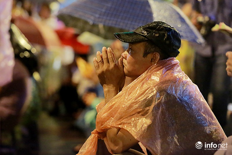 Hàng nghìn người đội mưa nghe giảng kinh Vu Lan ở chùa Phúc Khánh - ảnh 8