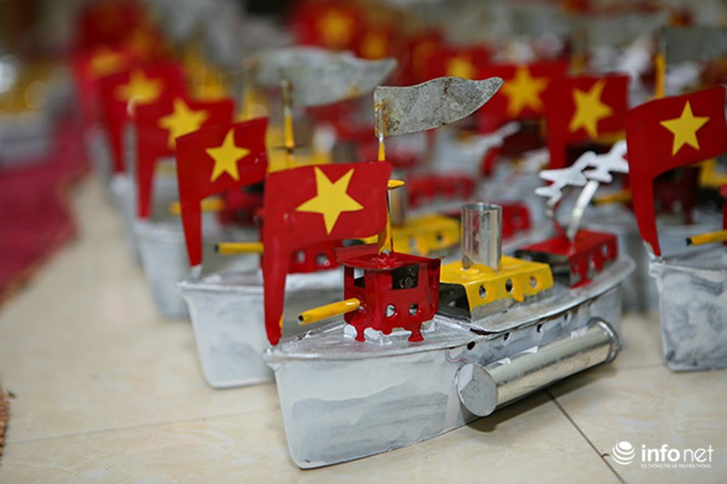 Cận cảnh quy trình làm món đồ chơi đắt giá nhất một thời - tàu thủy chạy dầu hỏa - ảnh 4