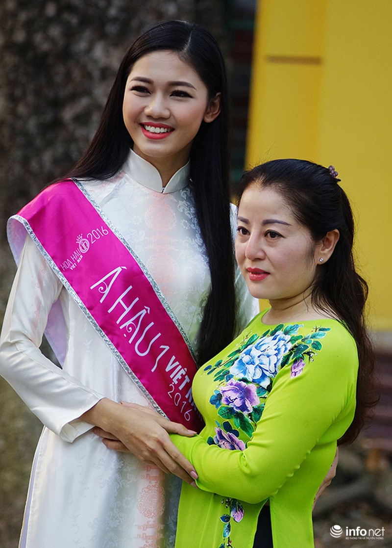 Á hậu, Hoa hậu Việt Nam đua sắc với nữ sinh trong ngày khai giảng - ảnh 5