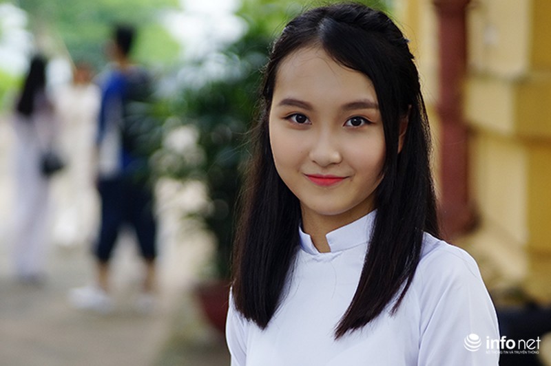 Á hậu, Hoa hậu Việt Nam đua sắc với nữ sinh trong ngày khai giảng - ảnh 8