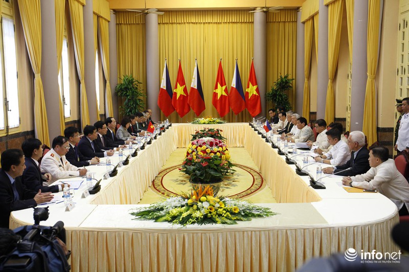 Chủ tịch nước Trần Đại Quang đón Tổng thống Philippines Duterte tại Phủ Chủ tịch - ảnh 6