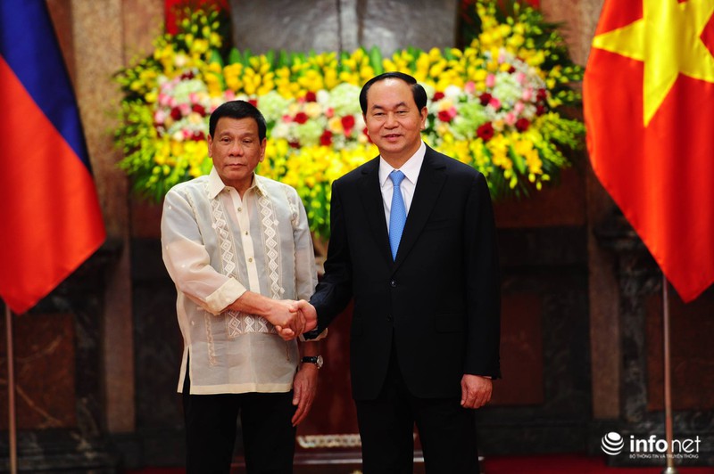 Chủ tịch nước Trần Đại Quang đón Tổng thống Philippines Duterte tại Phủ Chủ tịch - ảnh 7