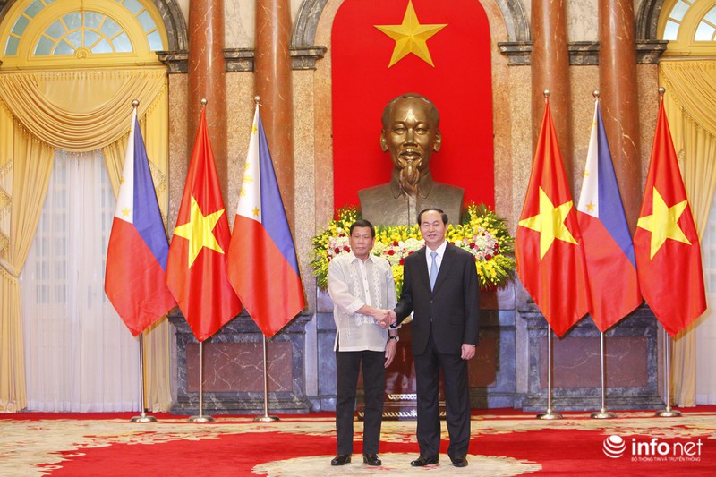 Chủ tịch nước Trần Đại Quang đón Tổng thống Philippines Duterte tại Phủ Chủ tịch - ảnh 8