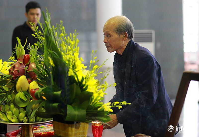 Các NS Xuân Bắc, Quốc Khánh, Hương Tươi, Vân Dung... đến tiễn đưa NSƯT Phạm Bằng - ảnh 4