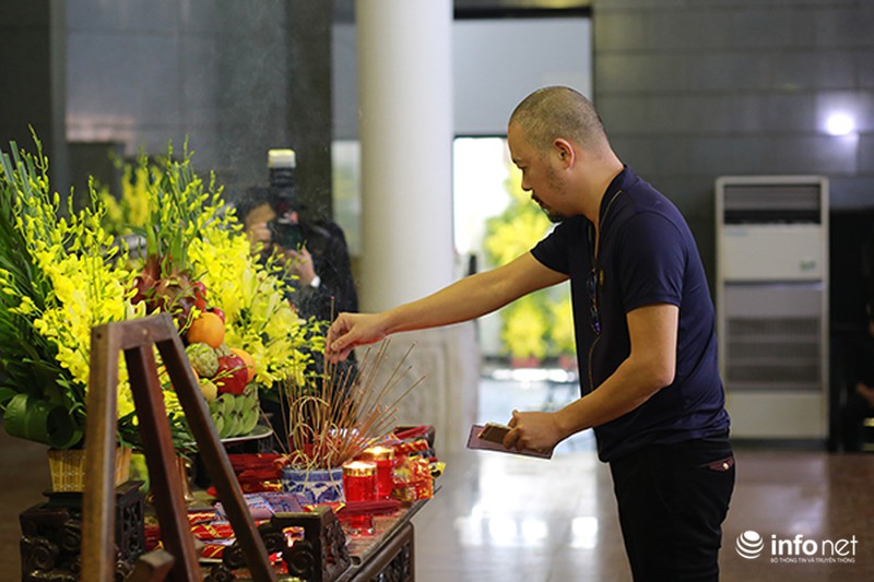 Các NS Xuân Bắc, Quốc Khánh, Hương Tươi, Vân Dung... đến tiễn đưa NSƯT Phạm Bằng - ảnh 5