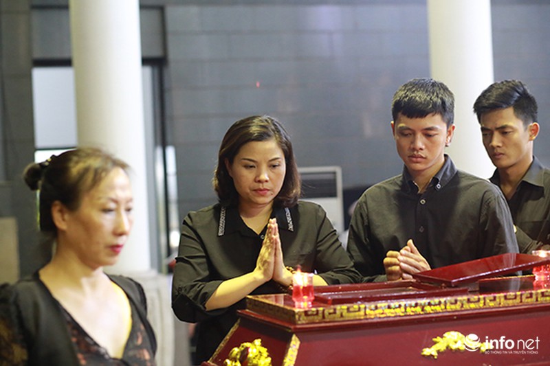 Các NS Xuân Bắc, Quốc Khánh, Hương Tươi, Vân Dung... đến tiễn đưa NSƯT Phạm Bằng - ảnh 15
