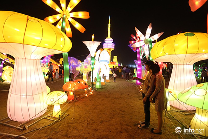 Mãn nhãn với lễ hội đèn lồng khổng lồ đầu tiên tại Việt Nam - ảnh 9