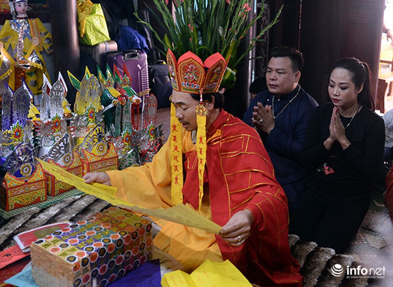 Huyền bí lễ mở phủ trong tín ngưỡng Thờ Mẫu của người Việt - ảnh 1