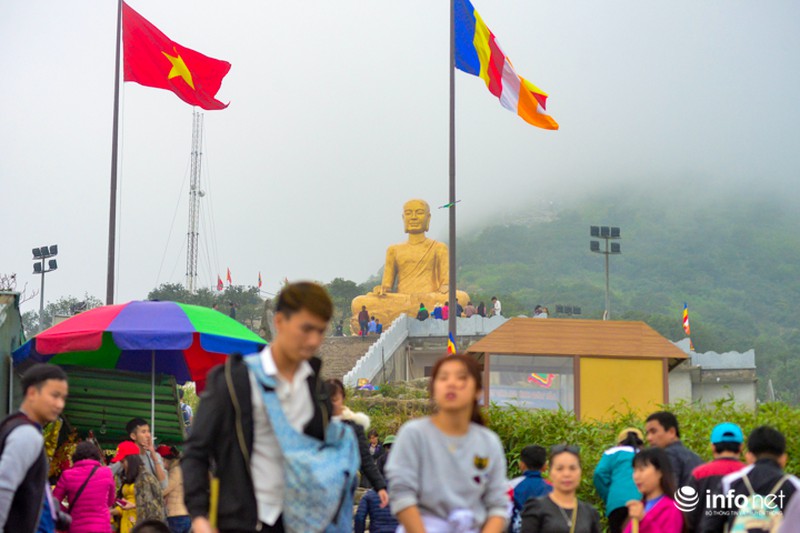 Cận cảnh bảo tượng Phật Hoàng lớn nhất Việt Nam trên núi Yên Tử - ảnh 5