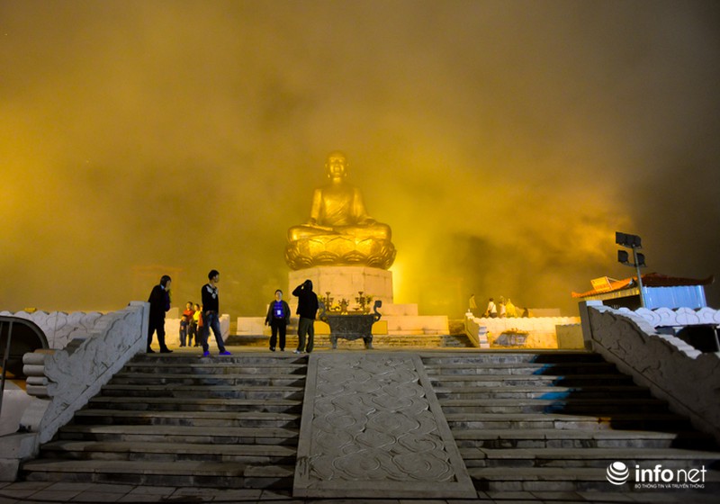 Cận cảnh bảo tượng Phật Hoàng lớn nhất Việt Nam trên núi Yên Tử - ảnh 9