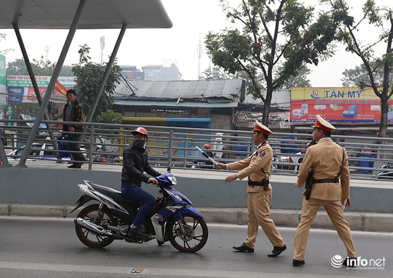 Phát hiện nhiều xe máy không rõ nguồn gốc đi vào làn xe buýt BRT - ảnh 2