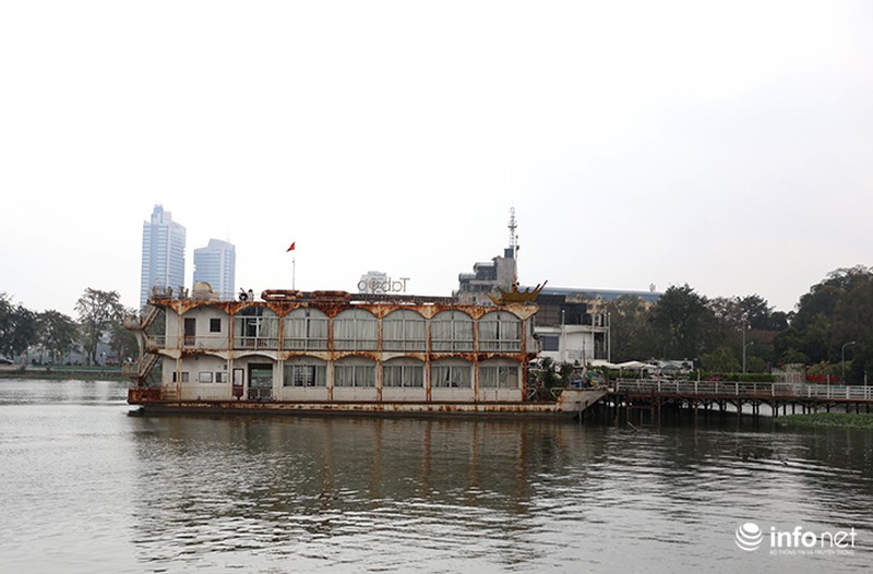 Bên trong du thuyền Hồ Tây sắp bị