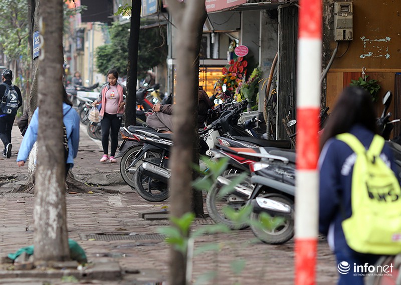 Vạch kẻ vỉa hè đoạn zic zắc, đoạn