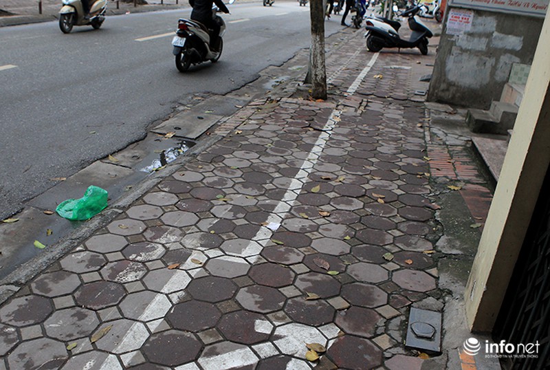 Vạch kẻ vỉa hè đoạn zic zắc, đoạn