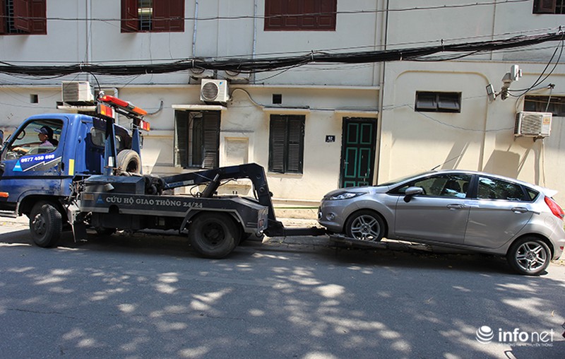 Thiếu chỗ đỗ xe, nhiều ô tô