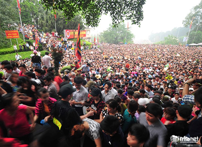 Lần đầu tiên sử dụng “hàng rào mềm” trong Lễ hội Đền Hùng - ảnh 1