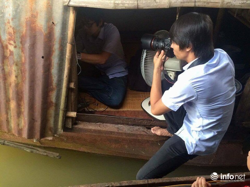 Những khoảnh khắc tác nghiệp thú vị của phóng viên ảnh - ảnh 15