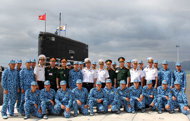 Tàu ngầm Kilo HN làm lễ nhập biên chế Hải quân VN - ảnh 7