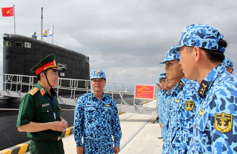 Tàu ngầm Kilo HN làm lễ nhập biên chế Hải quân VN - ảnh 8