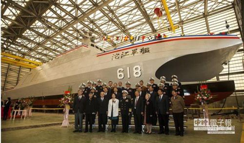 Đài Loan công bố tàu hộ tống tên lửa hai thân nội địa - ảnh 6
