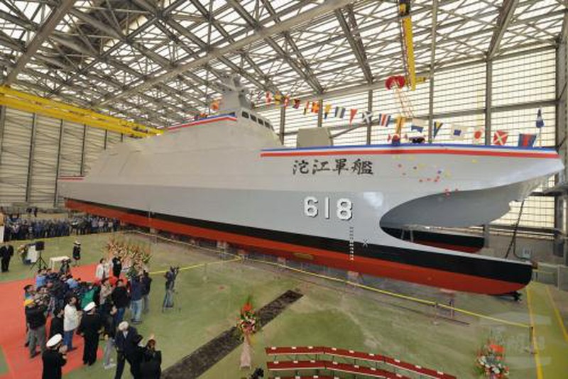 Đài Loan công bố tàu hộ tống tên lửa hai thân nội địa - ảnh 5