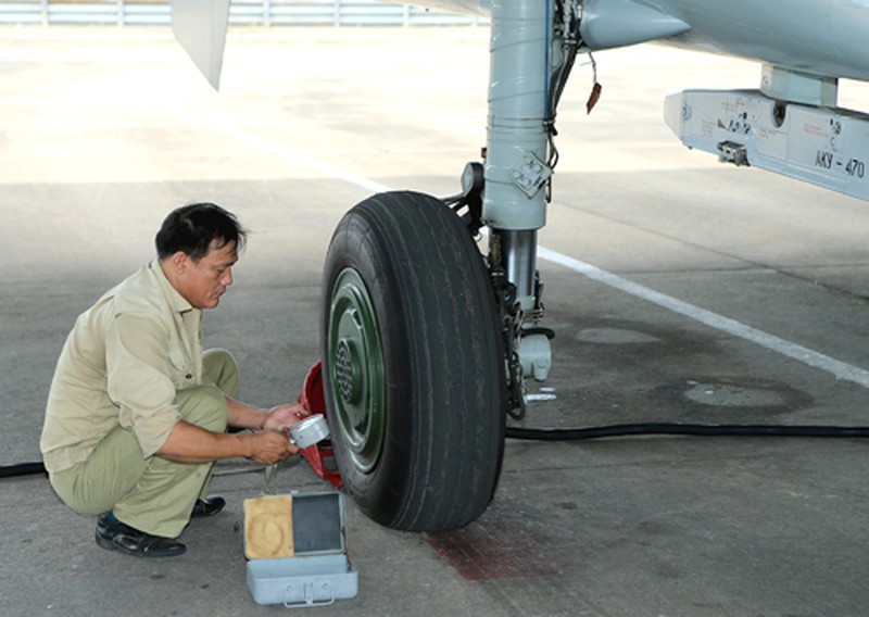 Toàn cảnh tiêm kích đa năng SU-30MK2 trên không phận phía Nam - ảnh 5