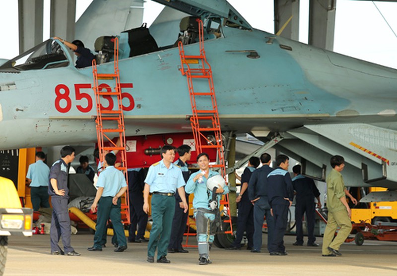 Toàn cảnh tiêm kích đa năng SU-30MK2 trên không phận phía Nam - ảnh 18