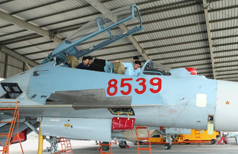 Toàn cảnh tiêm kích đa năng SU-30MK2 trên không phận phía Nam - ảnh 2