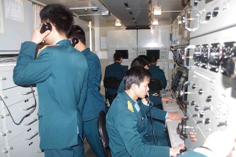 Thăm kho đạn tên lửa của Quân chủng phòng không - không quân - ảnh 2