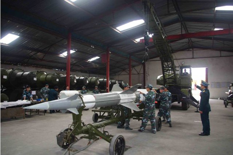 Thăm kho đạn tên lửa của Quân chủng phòng không - không quân - ảnh 7