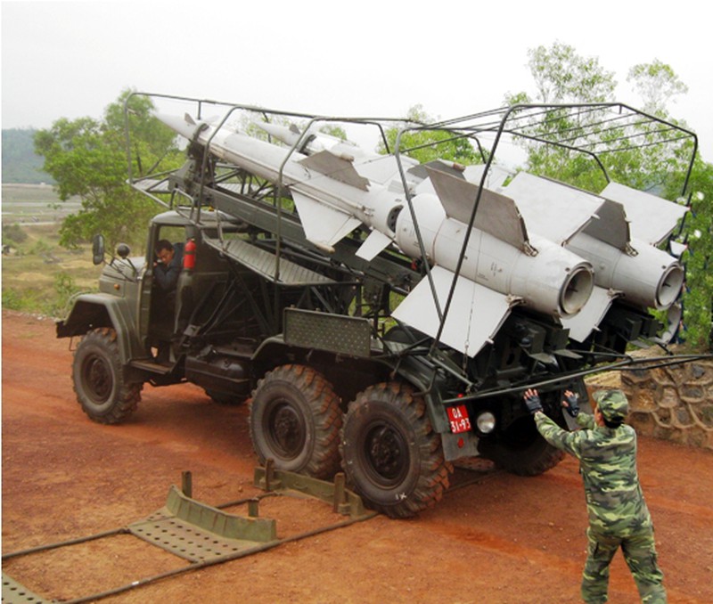 Kíp chiến đấu tên lửa phòng không cải tiến của VN vào trận - ảnh 5